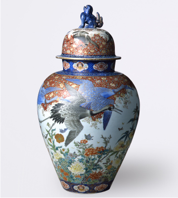 染錦双鶴花鳥文沈香壺(明治初期)